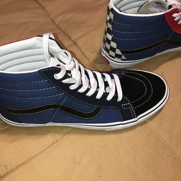Vans - Picture 2 of 4